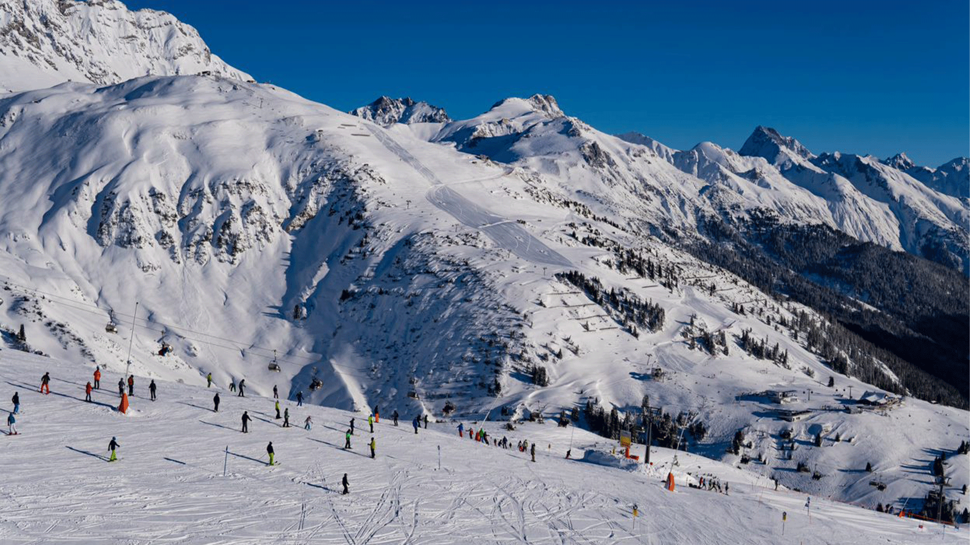 austria-st-anton-skiing