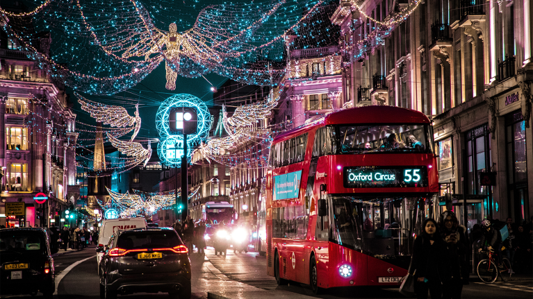 jamie-davies-london-during-christmas-decorations