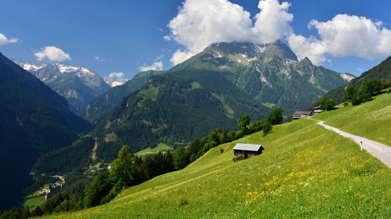 austria-zillertal-mountains-summer-hikes