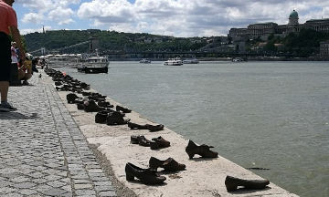 Memoriale delle Scarpe sulla riva del Danubio