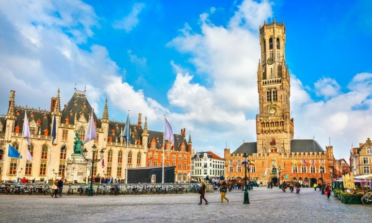 Piazza del Mercato e Beffroi di Bruges