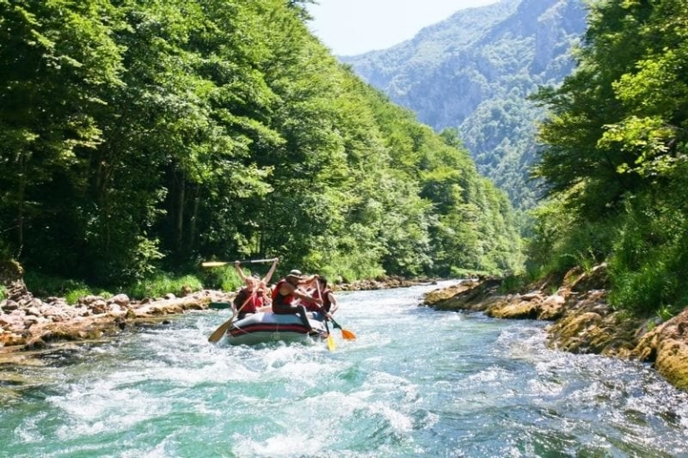 rafting_on_neretva_river_bosnia_herzegovina