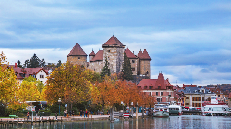 france-annecy-medieval-castle-lake
