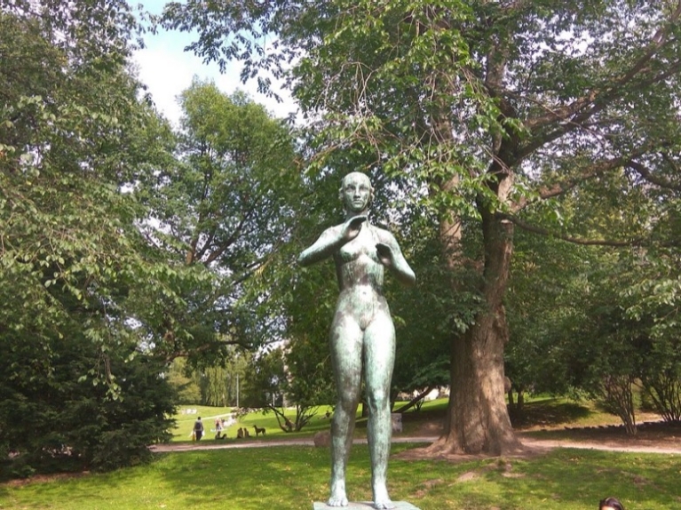 helsinki-finland-statue-park-tove-janson