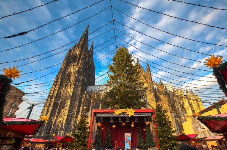 Marché de Noël au pied de la cathédrale de Cologne