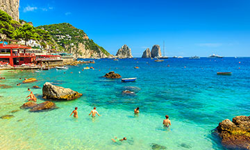 italy-capri-sunny-day-on-the-beach