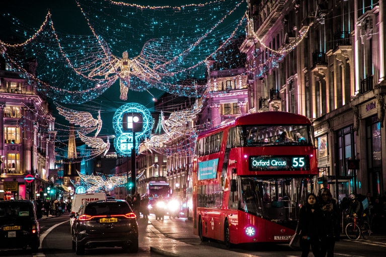 Die Straßen von London in der Weihnachtszeit