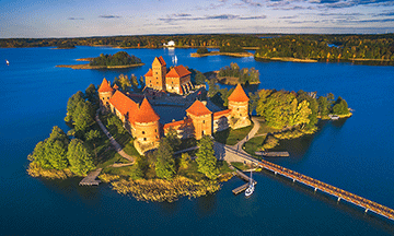 lithuania-vilnius-trakai-castle-on-the-water