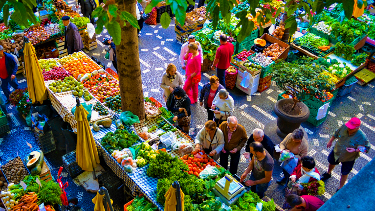 local-farmers-market-italy-support-locals