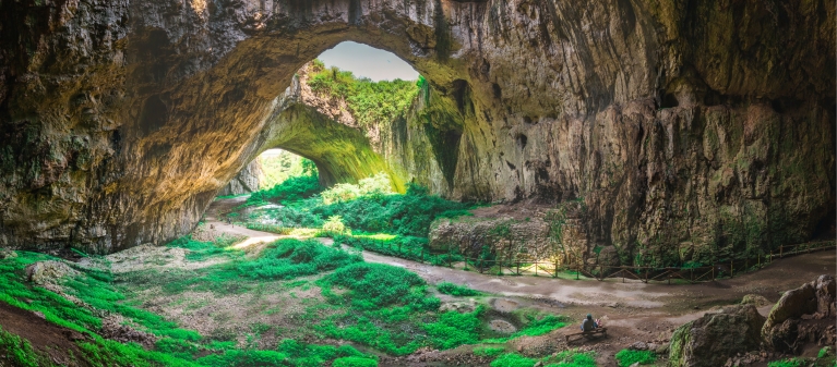 masthead-bulgaria-cave-devetashka-nature