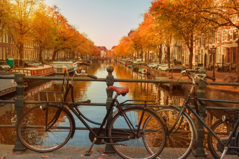 Les canaux d'Amsterdam en automne