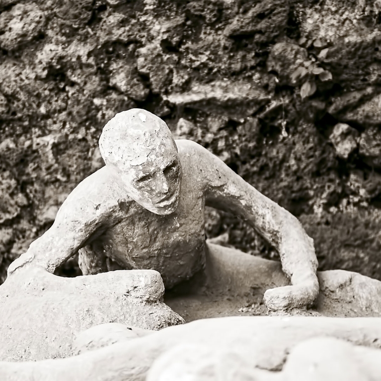 square-italy-naples-pompeii-mummy-laying-in-ruins