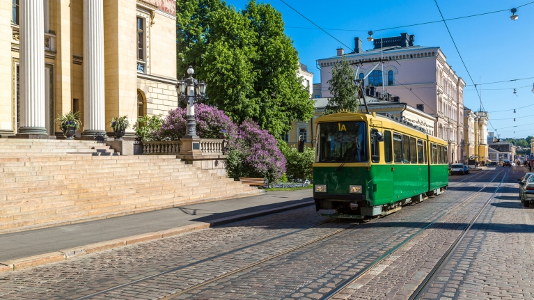 finalnd-helsinki-retro-tram