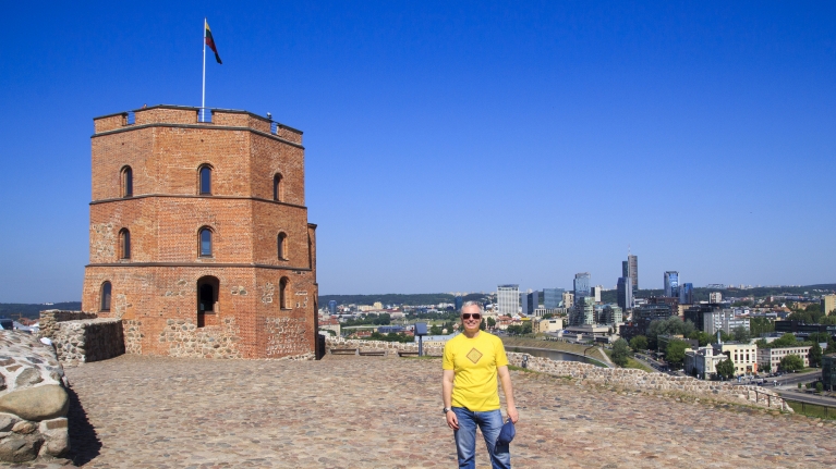 lithuania-vilnius-gediminas-tower-tourist