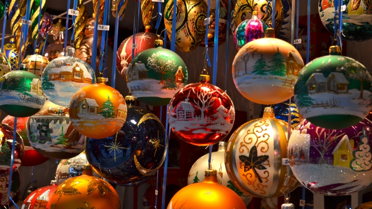 switzerland-christmas-markets-decoration