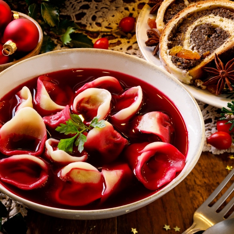 Barszcz with uszka soup (by Shutterstock)